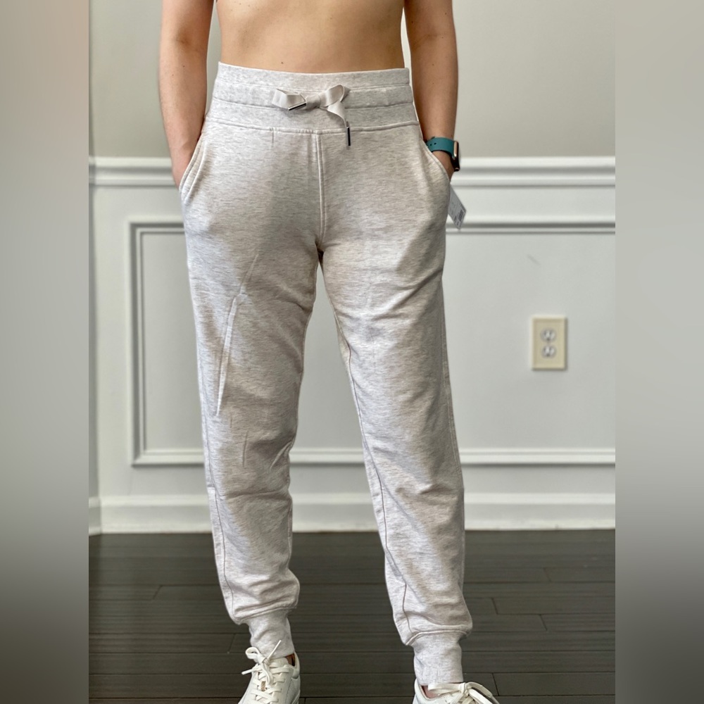 Athleta balance jogger white